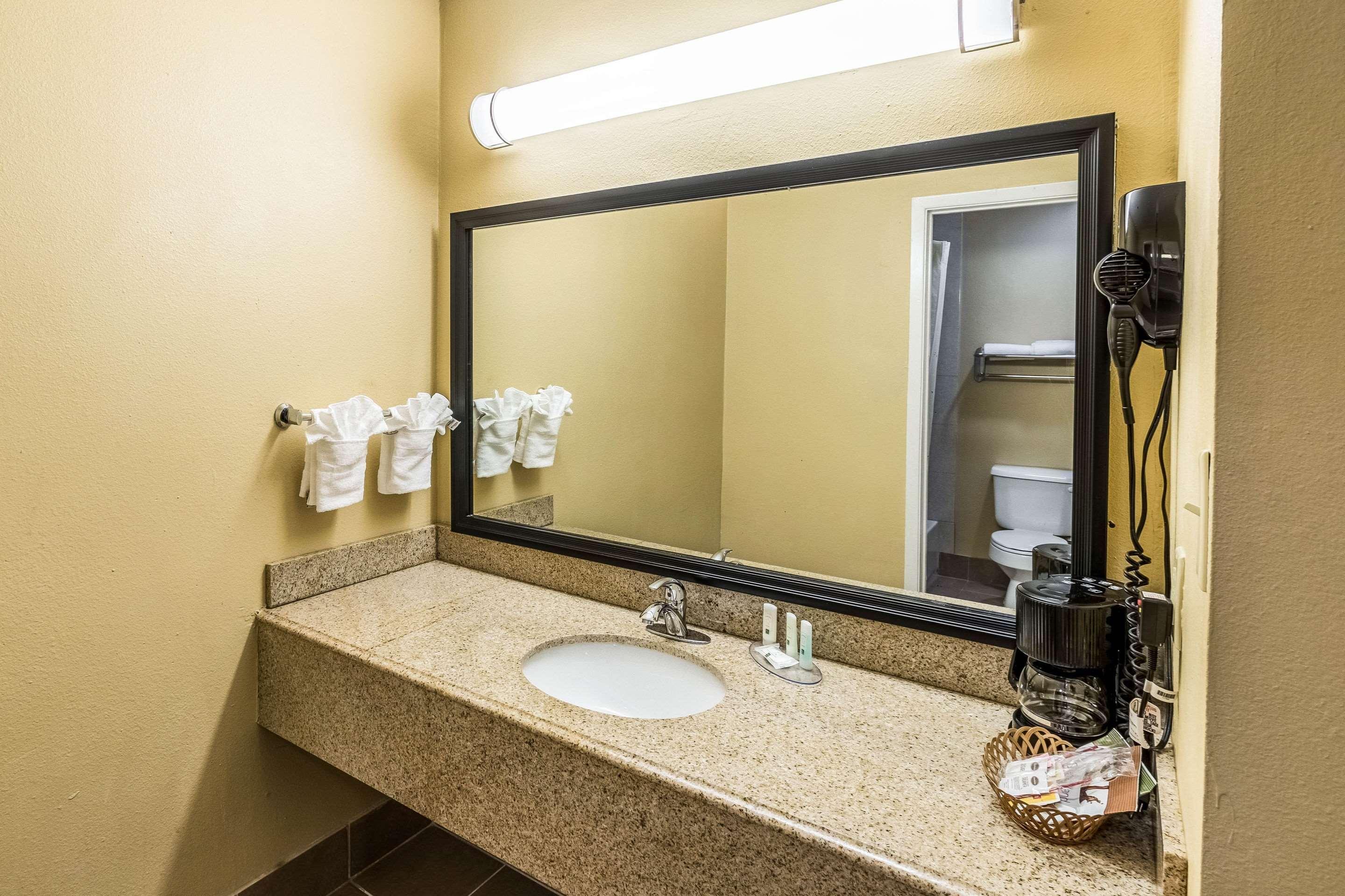 Quality Inn Corsicana Buitenkant foto