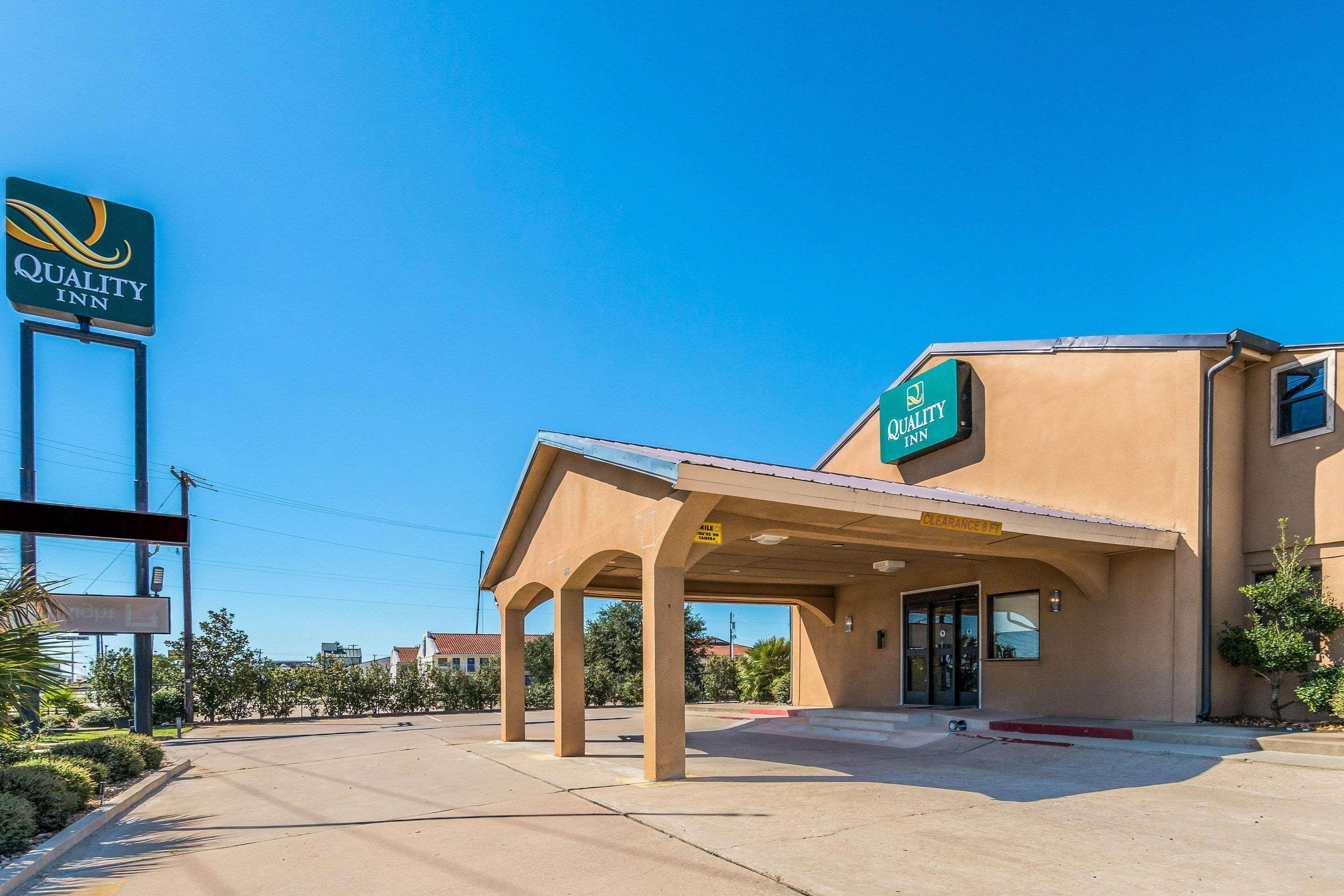 Quality Inn Corsicana Buitenkant foto