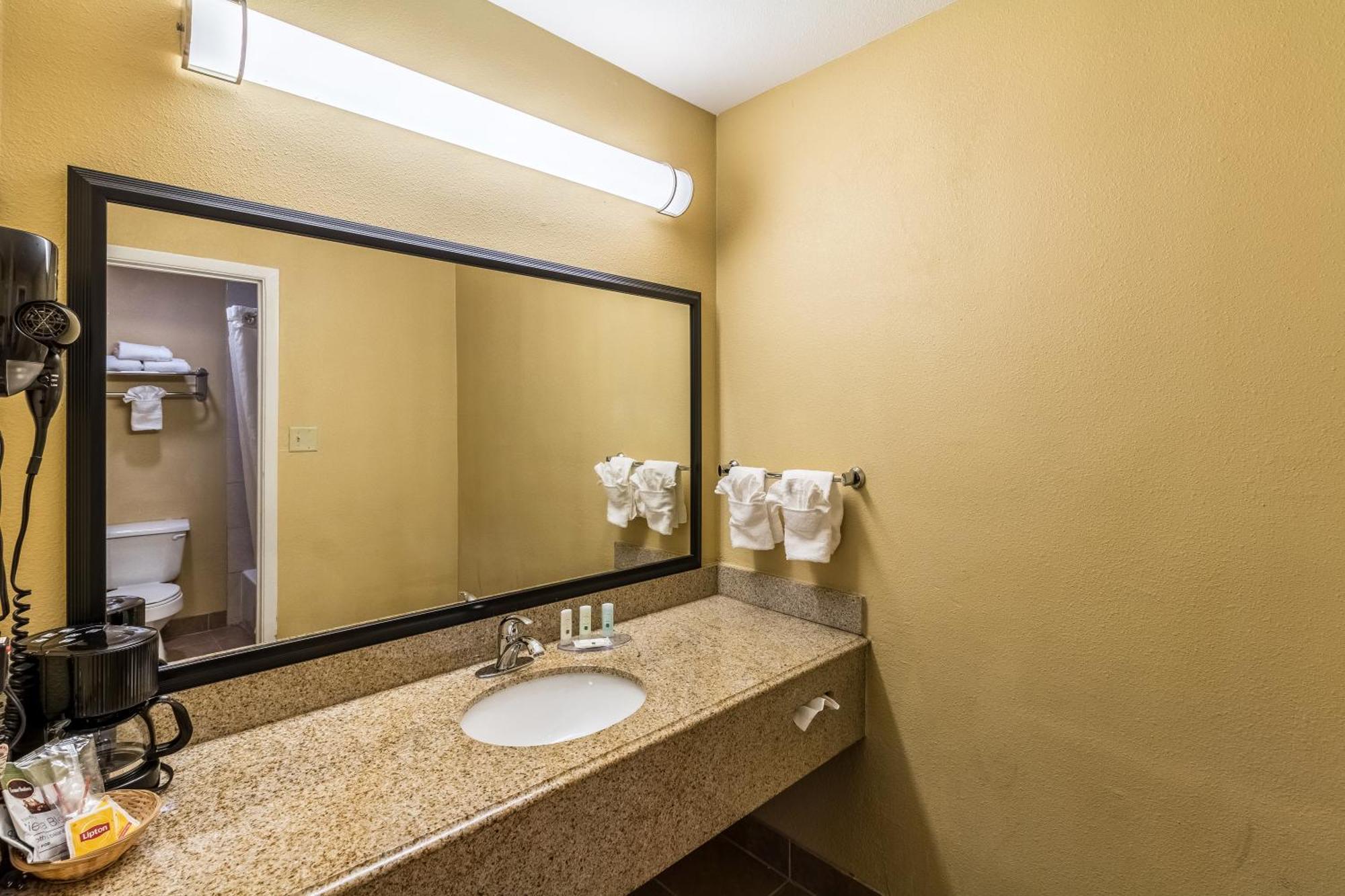 Quality Inn Corsicana Buitenkant foto
