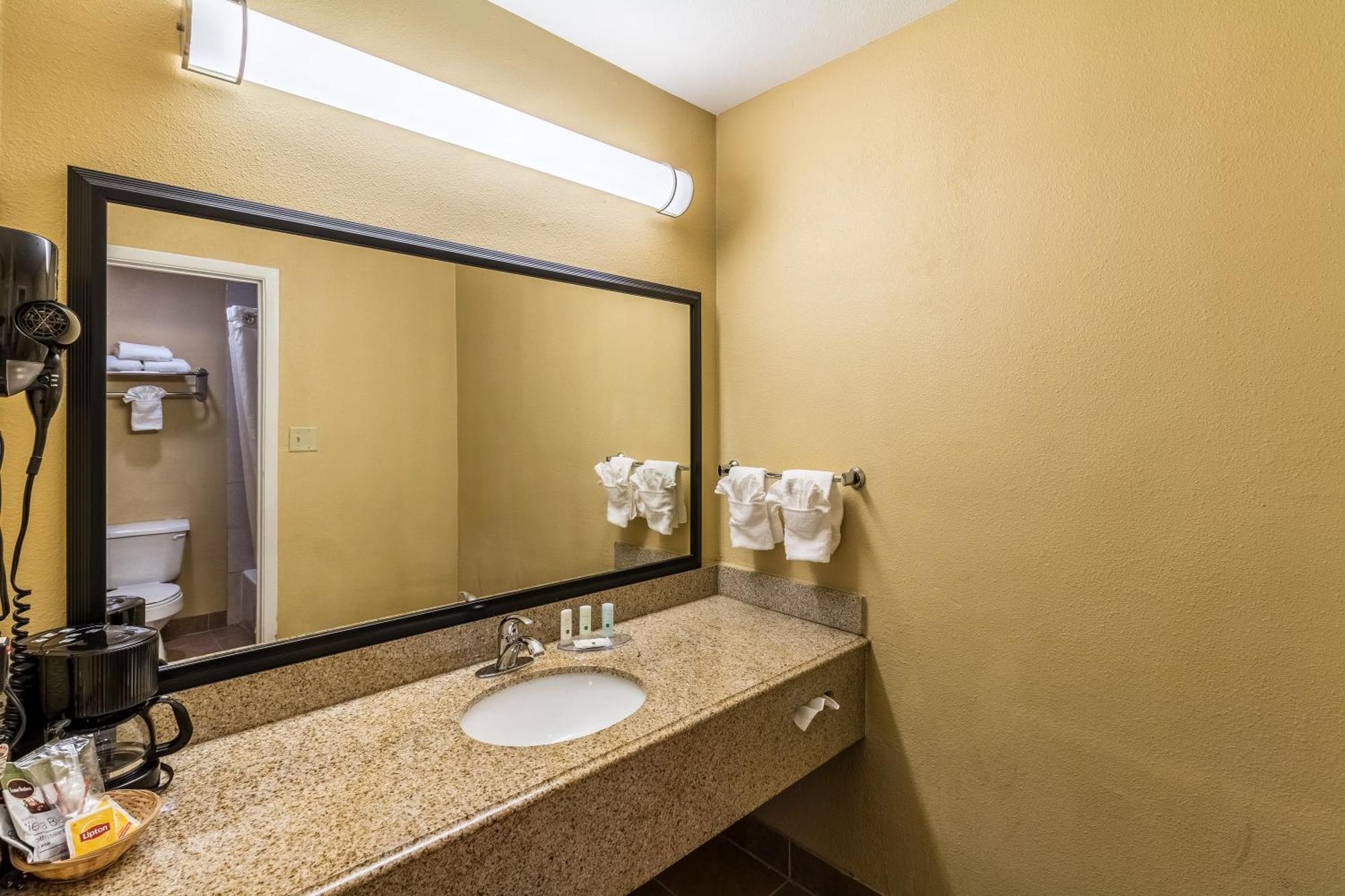 Quality Inn Corsicana Buitenkant foto